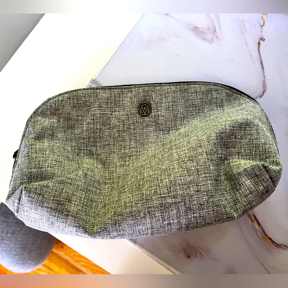 Lululemon Makeup Toiletries bag Grey